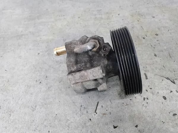 Käytetty ohjauspumppu OEM 8200054528 Renault image 2