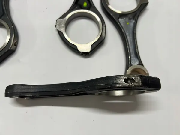 Biellettes Mercedes OM642 V6 OEM A6420305420 image 3