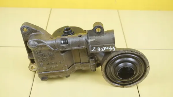 Audi Oljepump OEM 06E115105G för A6 C6 2.4 image 2