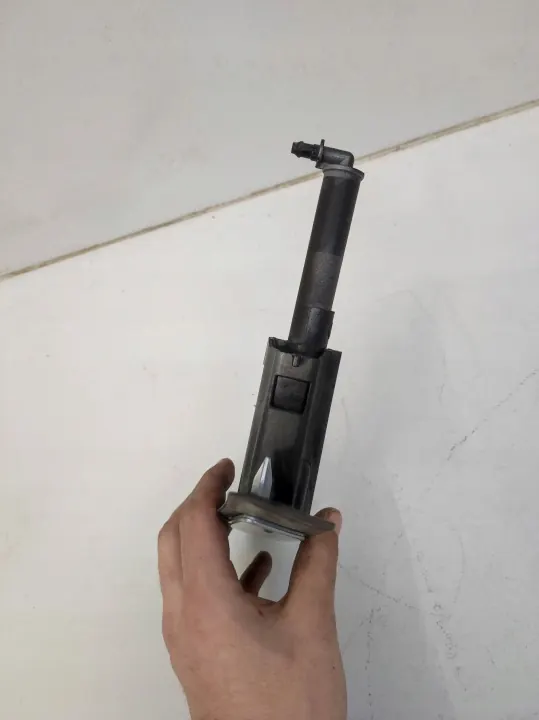 OEM 3G0955103 Vänster strålkastartvätt VW Passat B8 image 3