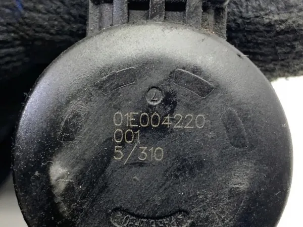 Régulateur Pression Carburant OEM 04L130764B VW Golf VII image 5