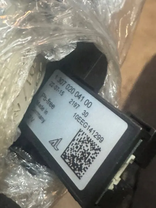Mercedes-Benz C W205 Ajovalon osa OEM 130702004100 image 9
