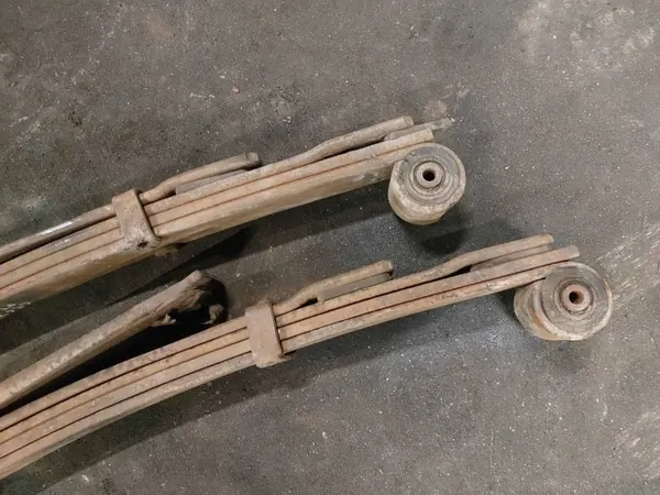 Ressort à lames arrière OEM 546654 pour Mercedes T1 image 3