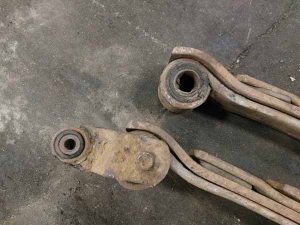 Ressort à lames arrière OEM 546654 pour Mercedes T1 image 4