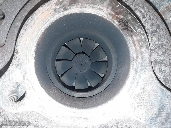 Opel Astra J Turbocharger 1700td 98053674 image 9