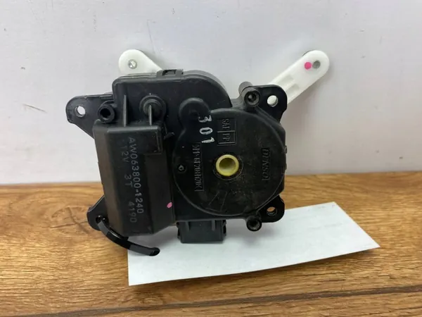 Motor de compuerta calefacción Cadillac CTS III OEM AW0638001240PI image 2