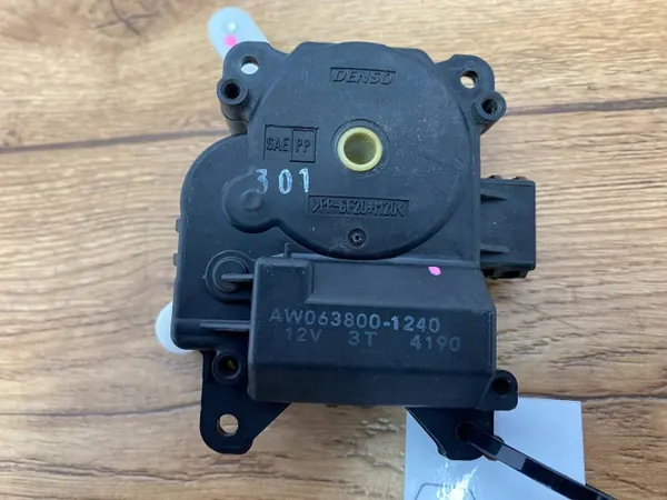 Motor de compuerta calefacción Cadillac CTS III OEM AW0638001240PI image 6
