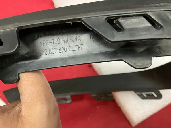 Porsche Macan Lift 95B etu oikea ritilä OEM 95B807820G image 7