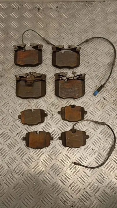 Conjunto pastilhas BMW IX OEM Dianteiras e Traseiras image 2