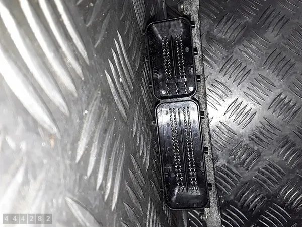 2010 Nissan Navara ECU 237105X06C image 3