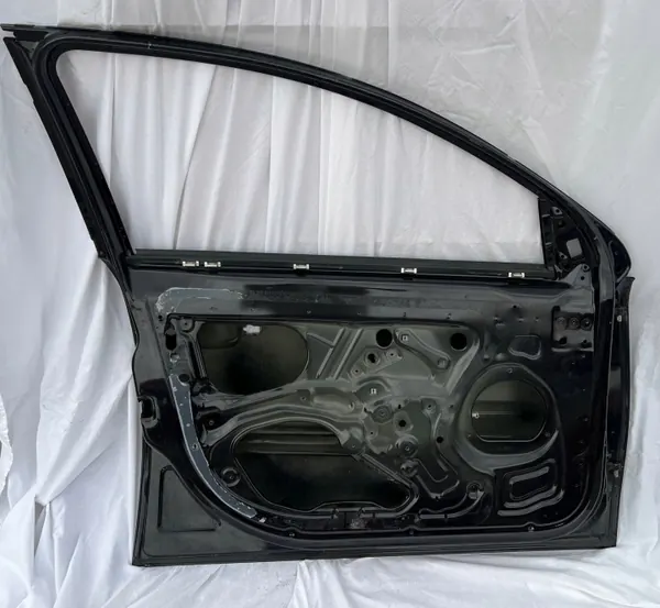 Puerta delantera izquierda Opel Vectra C Signum OEM Z20R image 8