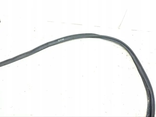 Joint de coffre Bentley BENTAYGA OEM 36A827705 - Occasion image 5