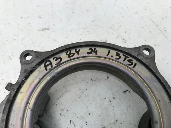 AUDI A3 8Y 1.5 eTSI Vaihtovälineen Kiristin 05E903305G image 3