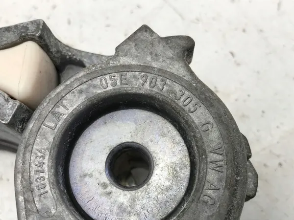 AUDI A3 8Y 1.5 eTSI Vaihtovälineen Kiristin 05E903305G image 6