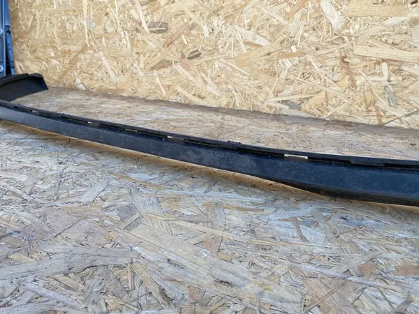 Framstötspoiler Renault Megane III Lift 960159998R image 4