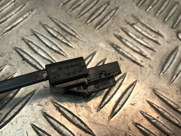 Capteur de vitesse VW PASSAT B7 2.0L essence 2015 02E927997 image 2