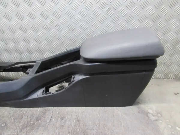 Volvo V40 II 12-16 middenarmsteun OEM KBI52221 image 5