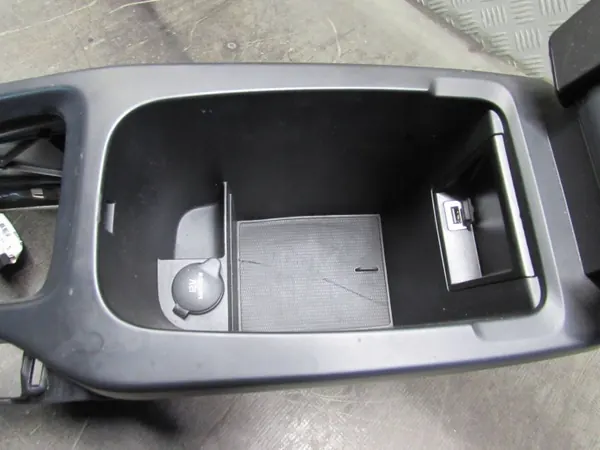 Volvo V40 II 12-16 middenarmsteun OEM KBI52221 image 9