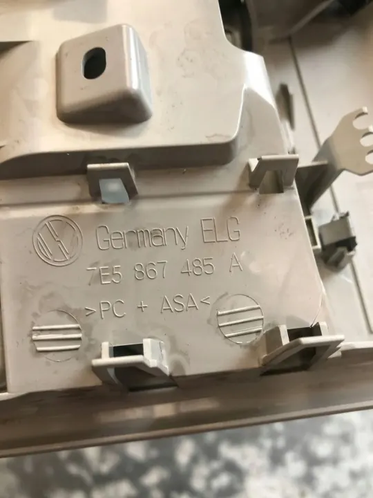 Plaquette OEM 7E5867485A Éclairage Cabine Avant T5 image 6