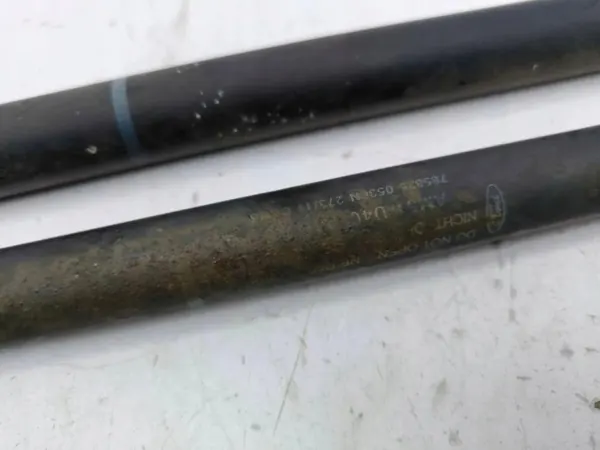 Höger bakluckstång OEM AM51U406A10AC för Ford image 3