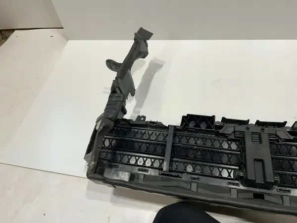 BMW X1 U11 Persianas de ar OEM 5A1130618 - Usado image 6