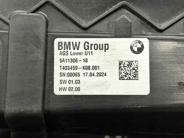BMW X1 U11 Persianas de ar OEM 5A1130618 - Usado image 9