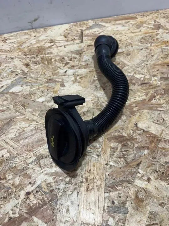 Porsche Oljefyllningsrör OEM 4M0115301Q - Begagnad image 2