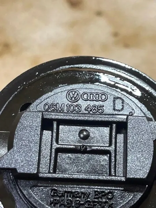 Porsche Oljefyllningsrör OEM 4M0115301Q - Begagnad image 4