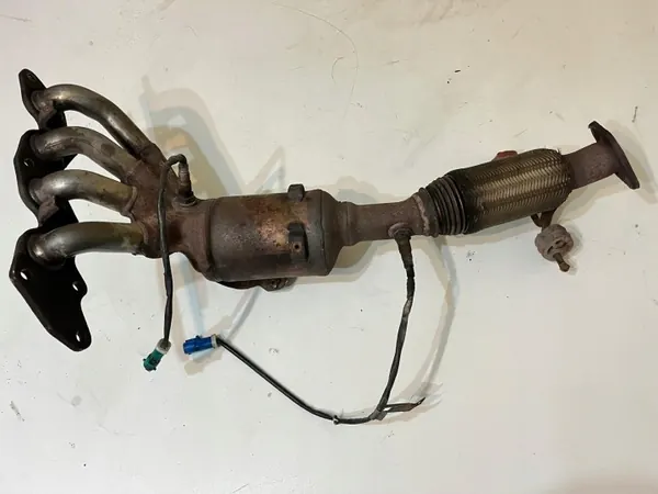 Katalysaattori Volvo V50 S40 II 1.8 16V OEM 3110114000 image 3