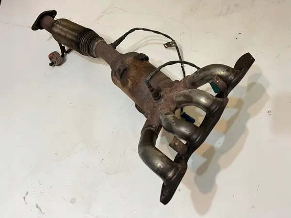 Katalysaattori Volvo V50 S40 II 1.8 16V OEM 3110114000 image 4