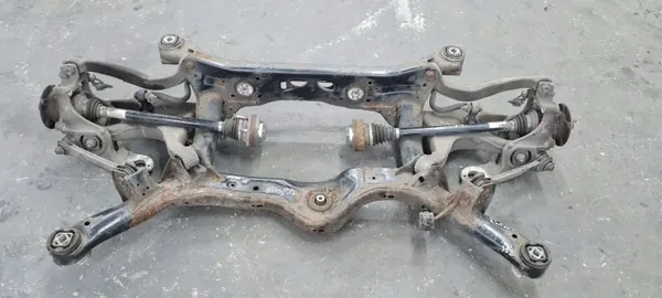 Poutre suspension arrière OEM 4G0505235AD pour Audi A7 image 2