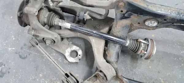 Poutre suspension arrière OEM 4G0505235AD pour Audi A7 image 3