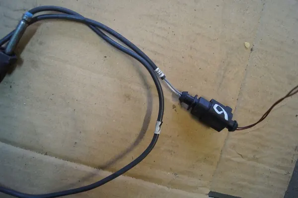 Temperatursensor AUDI A4 B7 2.0 TDI 03G906088AP image 4