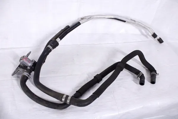 BMW X7 G07 Vesiputki 6821664 6821665 image 2