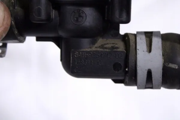 BMW X7 G07 Vesiputki 6821664 6821665 image 5