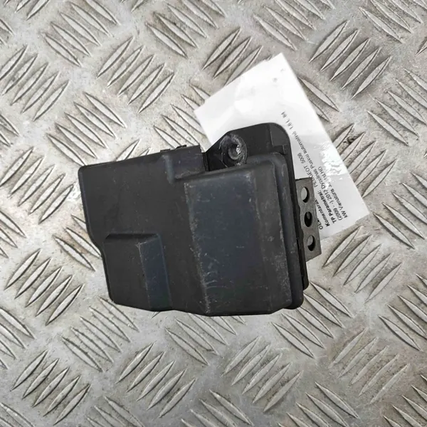Lämmityspuhaltimen rele OEM 9673999880 Peugeot 5008 image 2