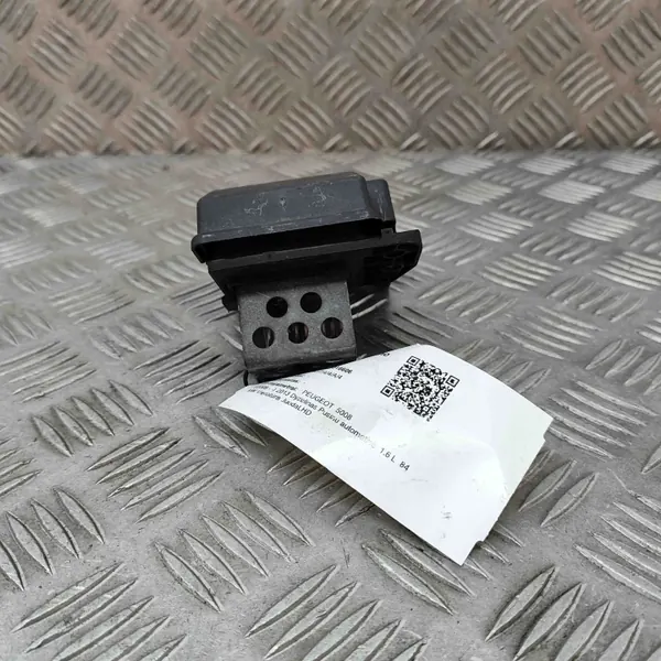Lämmityspuhaltimen rele OEM 9673999880 Peugeot 5008 image 5