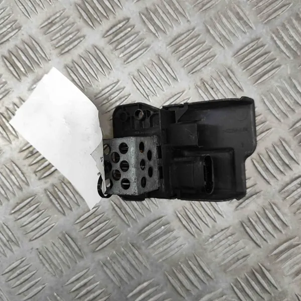 Lämmityspuhaltimen rele OEM 9673999880 Peugeot 5008 image 6