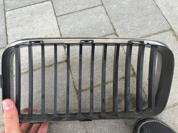 BMW 7 E38 Right Kidney Grill OEM 5113-8125812 image 7