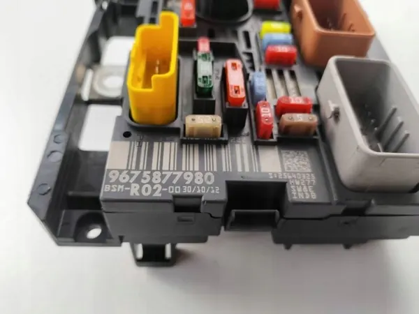 Módulo BSM Caixa de Fusíveis OEM 9675877980 Peugeot Citroen image 4