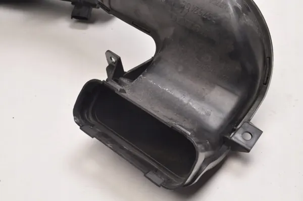 Volvo V50 Luftfilterhus OEM 31319645 Begagnad image 10