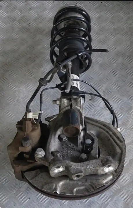 OEM 6796155 BMW E90 LCI 316d N47N Chape Amortisseur image 6