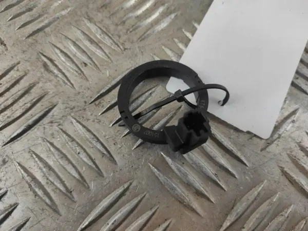 VW Immobiliseringsantenn OEM A321023400 - Begagnad image 4
