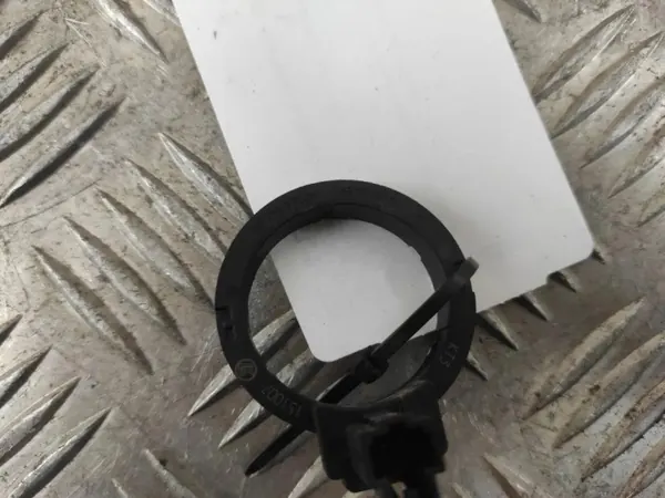 VW Immobiliseringsantenn OEM A321023400 - Begagnad image 5