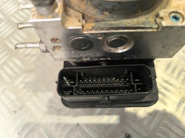 Pompe ABS OEM 476602230R pour Renault Trafic III image 5