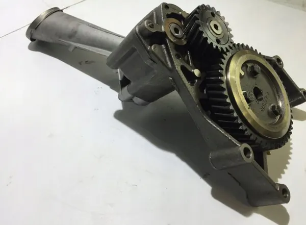 Motoroliepomp OEM 1422313 Volvo - Gebruikt onderdeel image 4