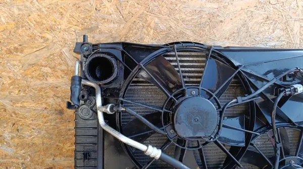 Ventilador de refrigeração OEM 888*D para Chevrolet Captiva image 3