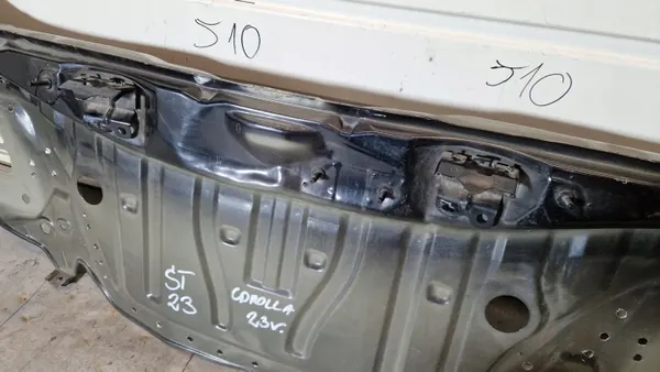 OEM 58307-02500 Takavyö Toyota Corolla E21 Sedanille image 4