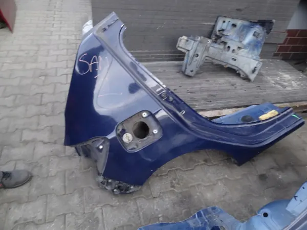 Guardabarros trasero Dacia Sandero OEM 760323061R image 2