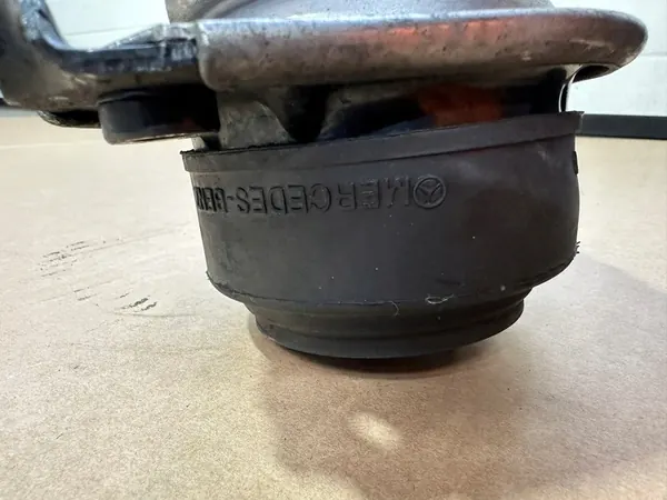 Soporte de motor derecho Mercedes ML W164 6.3 AMG OM156 image 4